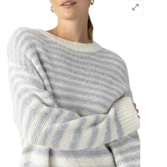 SanctuaryWomen's Fuzzy Long-Sleeve Tunic Sweater Size: Small - Picture 3 of 9